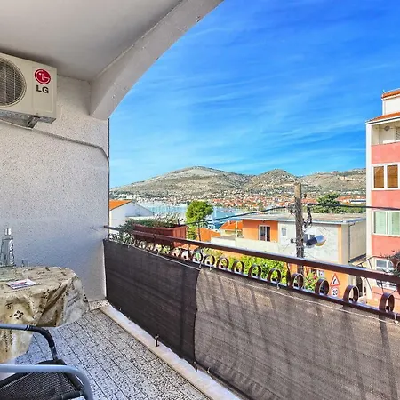 Milenka 트로기르